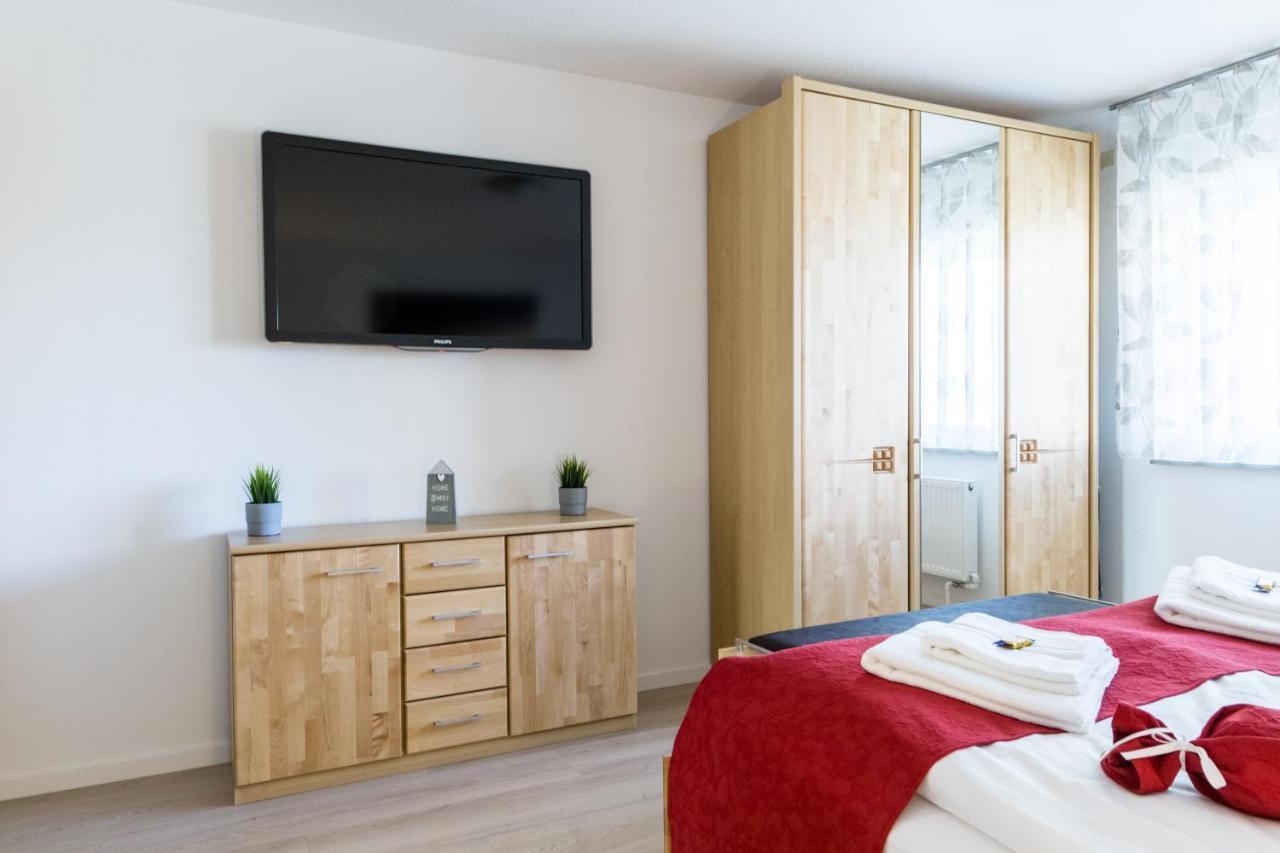 Apartment Eastside Mit 3 Zimmern Fur Bis Zu 5 Personen Mit Balkon Friedrichshafen Exterior photo